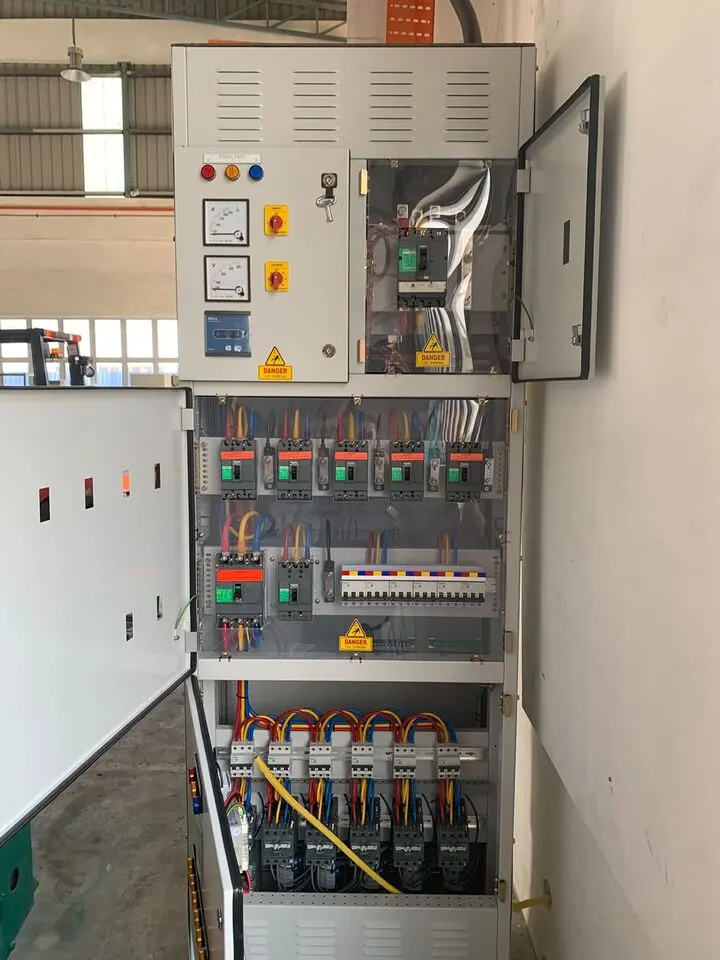 Papan suis elektrik di salah satu tapak kerja.